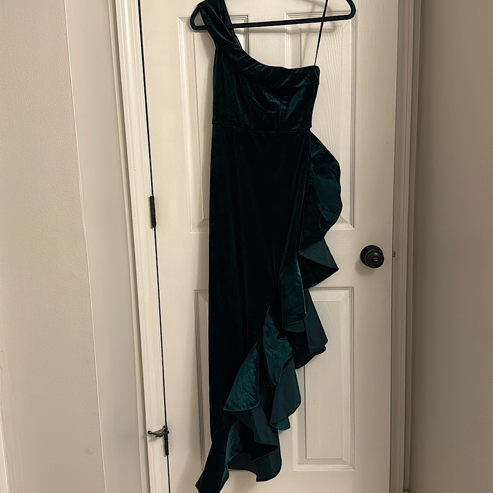 Green velvet statement dress - Women’s Medium